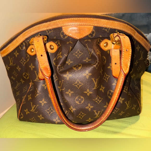 Authentic Louis Vuitton, and a very good condition